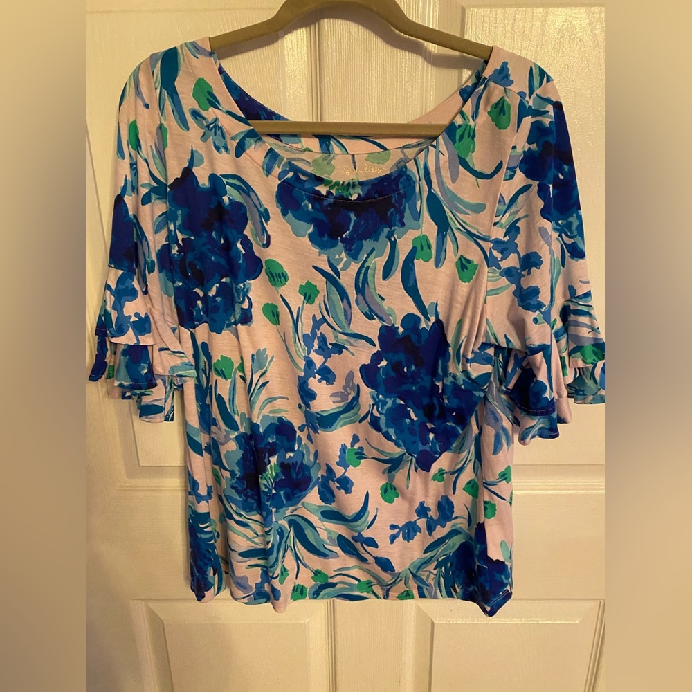 Lilly Pulitzer short sleeve top.